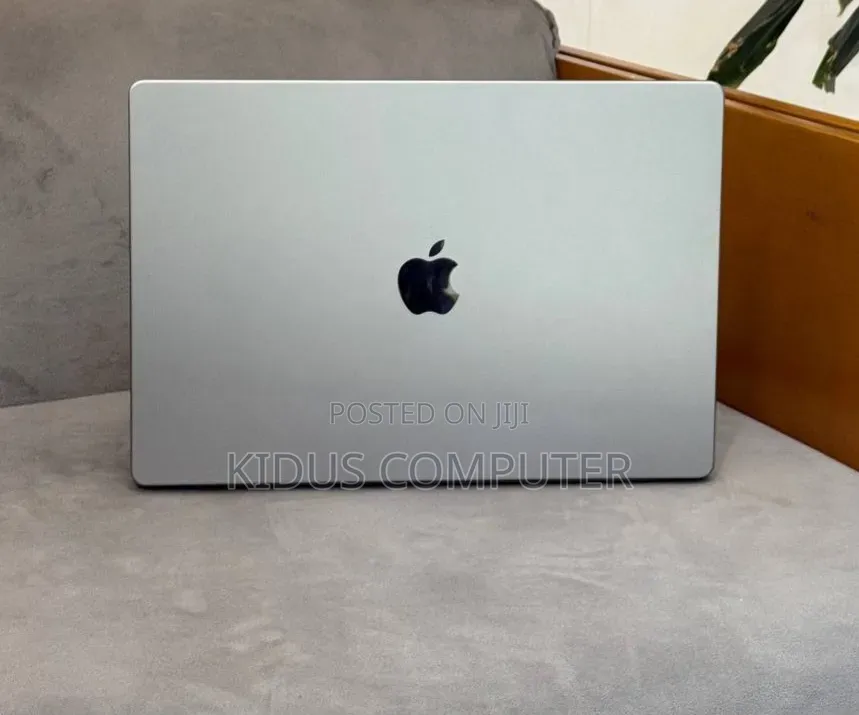 New Laptop Apple MacBook Pro 2021 M1 Max 32GB Apple M1 SSD 1T
