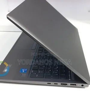 New Laptop HP ZBook Firefly G8 16GB Intel Core i7 SSD 512GB