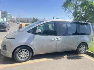 New Hyundai Staria 2.2D AWD 2023 Silver