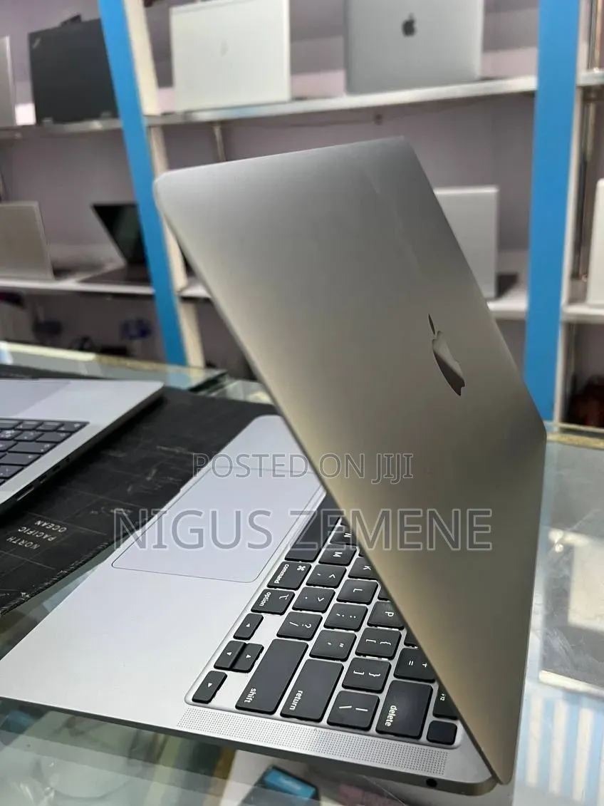 New Laptop Apple MacBook Air 2020 M1 16GB Apple M1 SSD 256GB