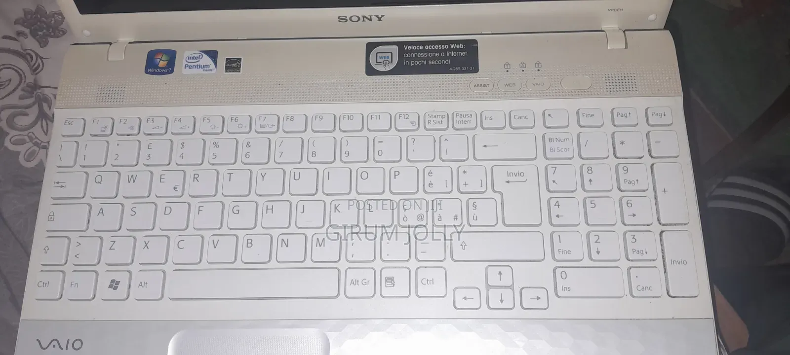 Laptop Sony VAIO VPC-EH2C0E 4GB Intel Pentium HDD 500GB