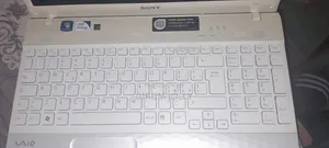 Laptop Sony VAIO VPC-EH2C0E 4GB Intel Pentium HDD 500GB