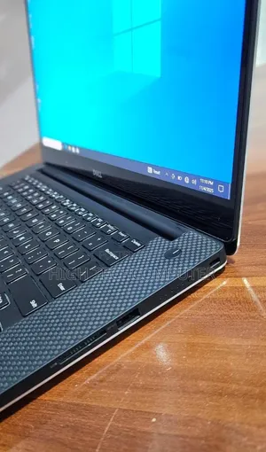 New Laptop Dell XPS 15 16GB Intel Core i7 SSD 512GB
