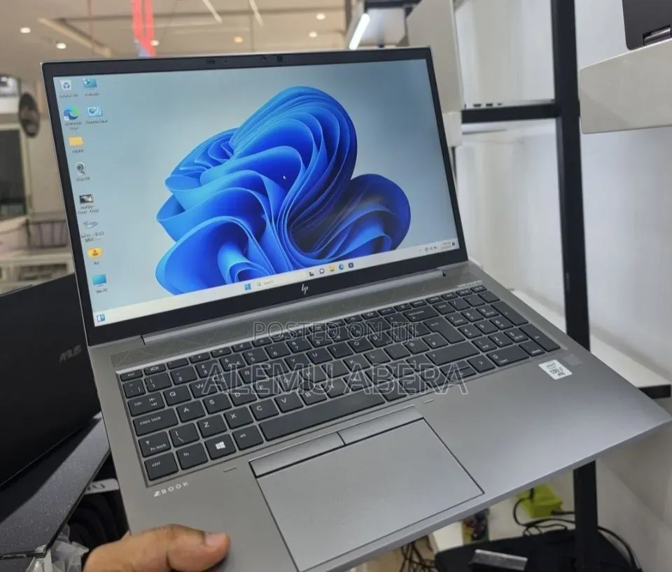 New Laptop HP ZBook 15 16GB Intel Core i7 SSD 512GB