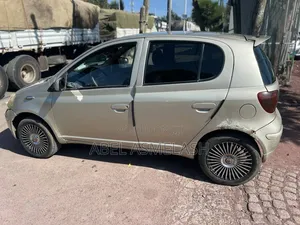 Toyota Vitz 2004 Silver