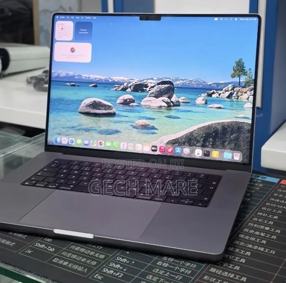 New Laptop Apple MacBook Pro 2021 M1 16GB Apple M1 Pro SSD 512GB