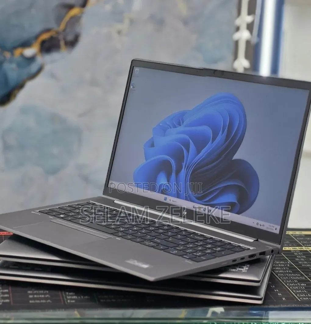 New Laptop HP 16GB Intel Core i5 SSD 512GB