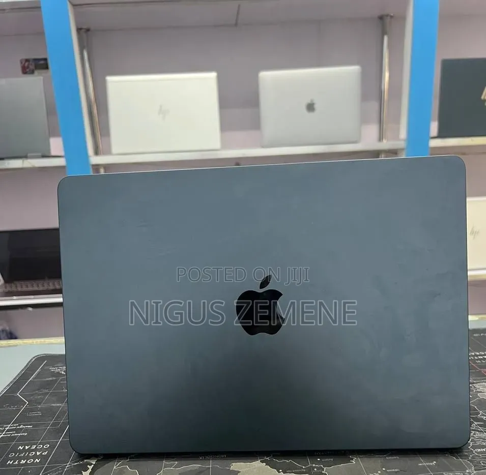 New Laptop Apple MacBook Air 2022 M2 16GB Apple M2 SSD 512GB