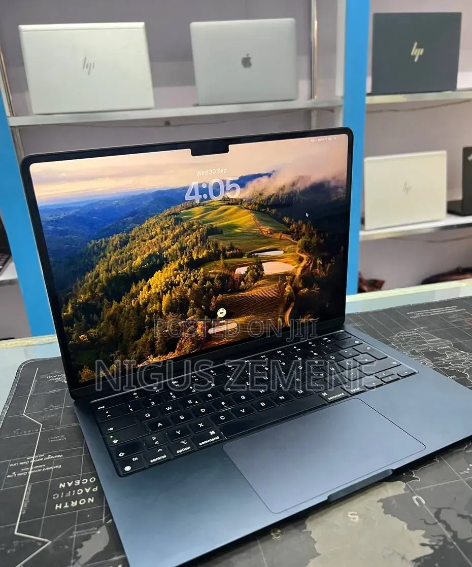 New Laptop Apple MacBook Air 2022 M2 16GB Apple M2 SSD 512GB