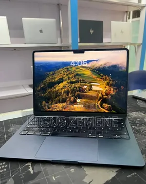 New Laptop Apple MacBook Air 2022 M2 16GB Apple M2 SSD 512GB