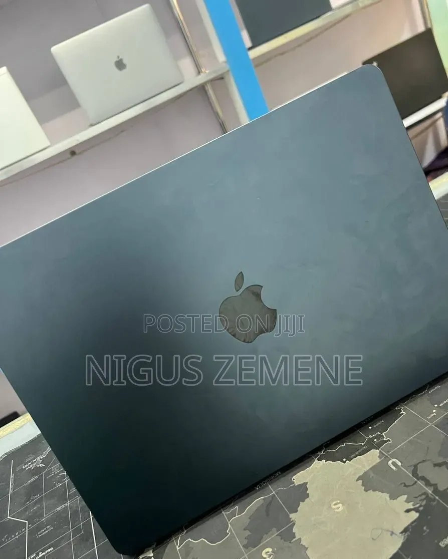 New Laptop Apple MacBook Air 2022 M2 16GB Apple M2 SSD 512GB