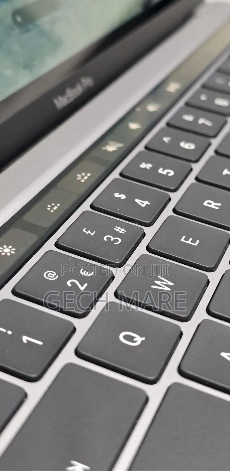 New Laptop Apple MacBook Pro 2020 M1 8GB Apple M1 Pro SSD 512GB