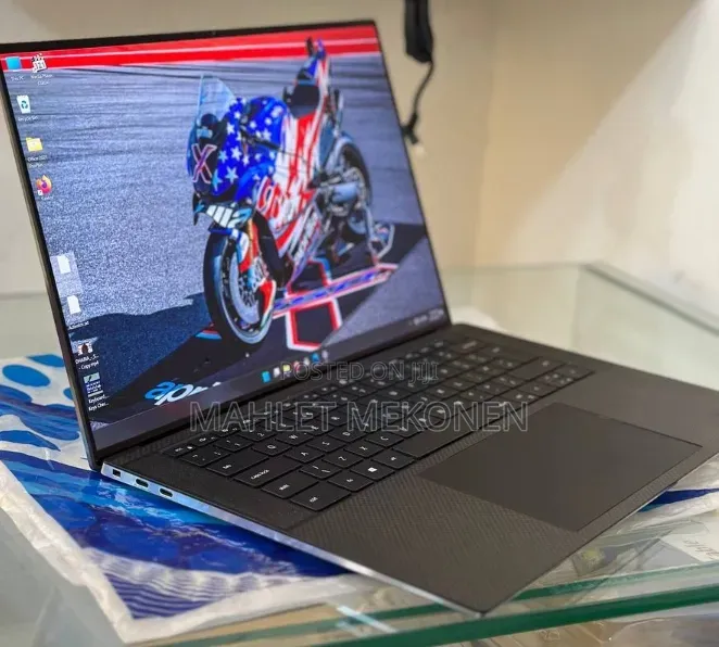 New Laptop Dell Precision 5560 16GB Intel Core i7 SSD 512GB
