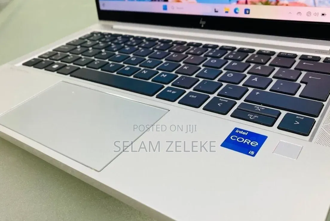 New Laptop HP EliteBook 830 G8 16GB Intel Core i5 SSD 512GB