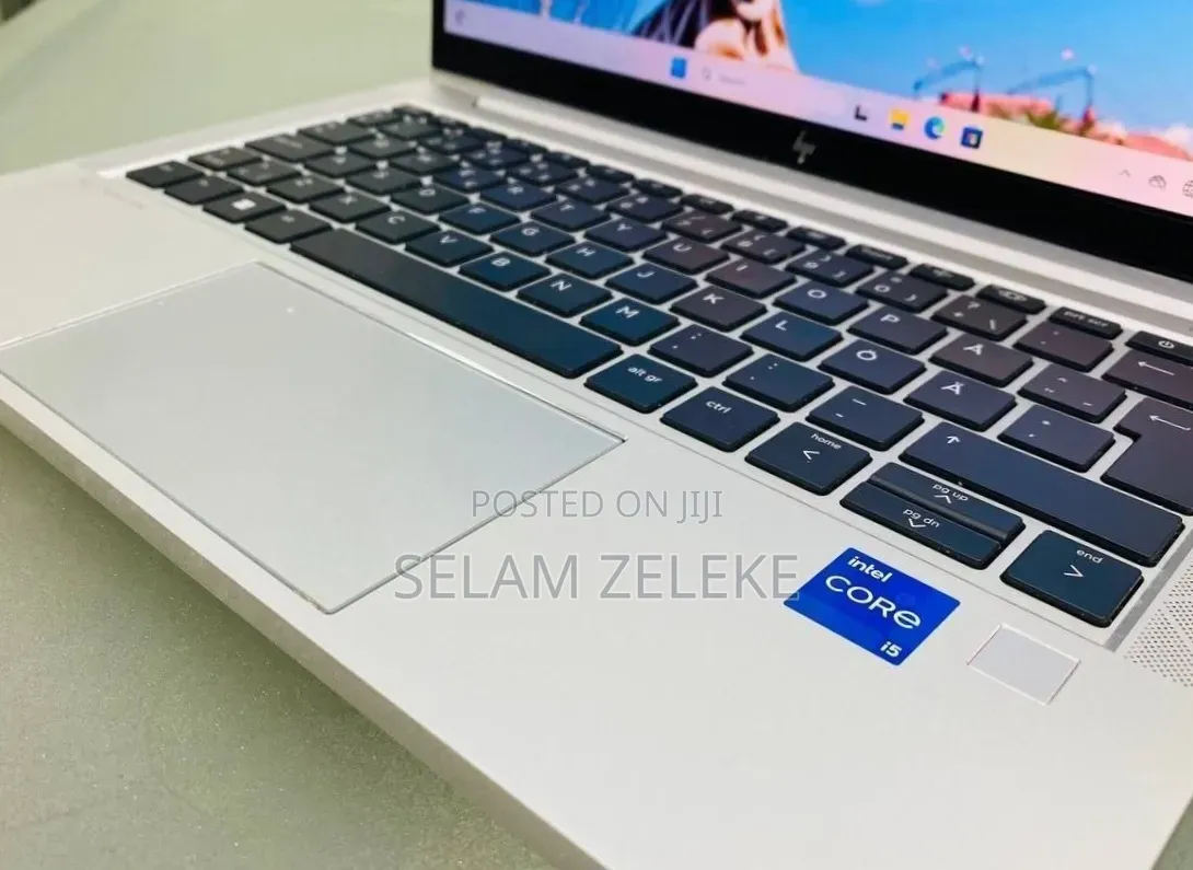 New Laptop HP EliteBook 830 G8 16GB Intel Core i5 SSD 512GB