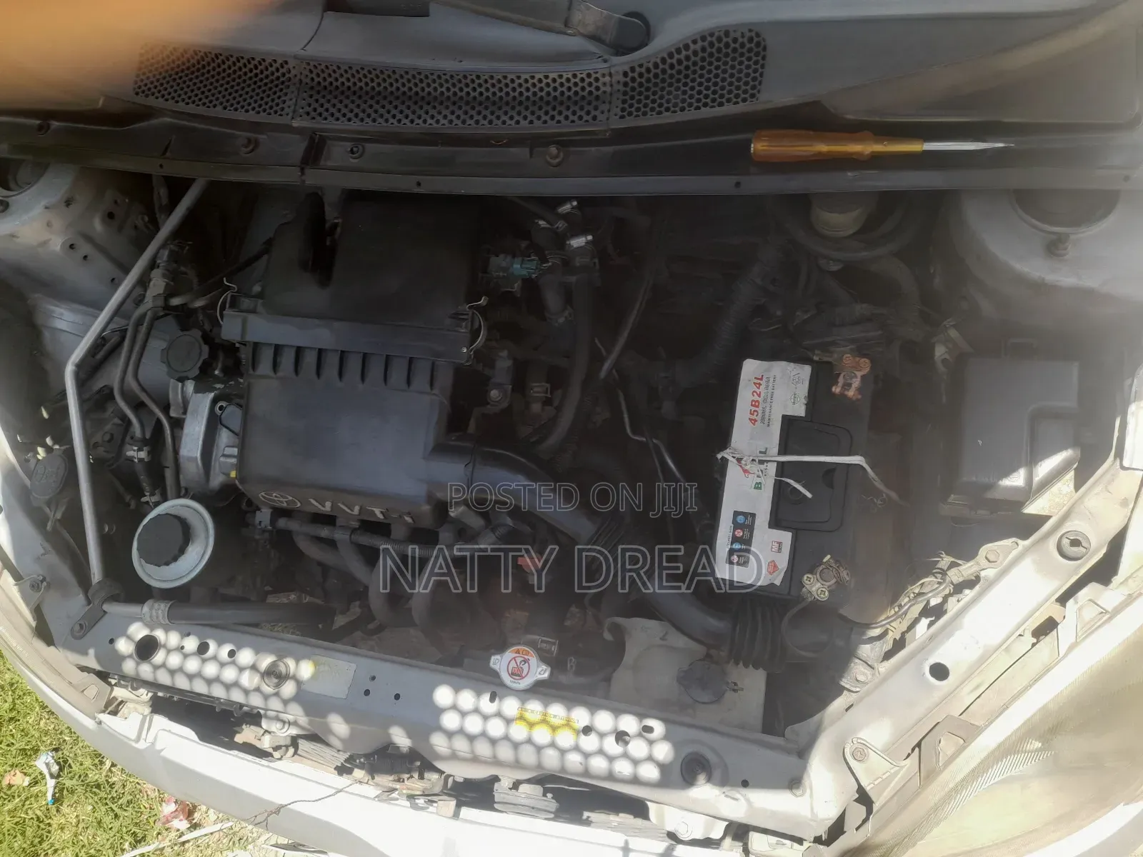 Toyota Vitz 2002 Silver
