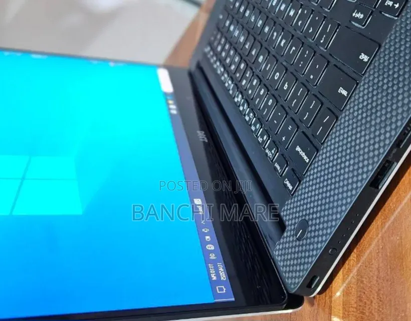 New Laptop Dell XPS 15 16GB Intel Core i7 SSD 512GB