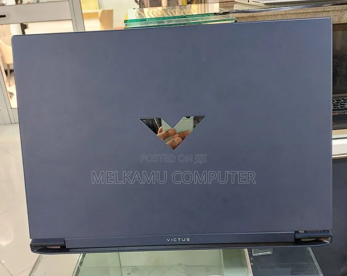 New Laptop HP Victus 16 8GB AMD Ryzen 7 SSD 1T