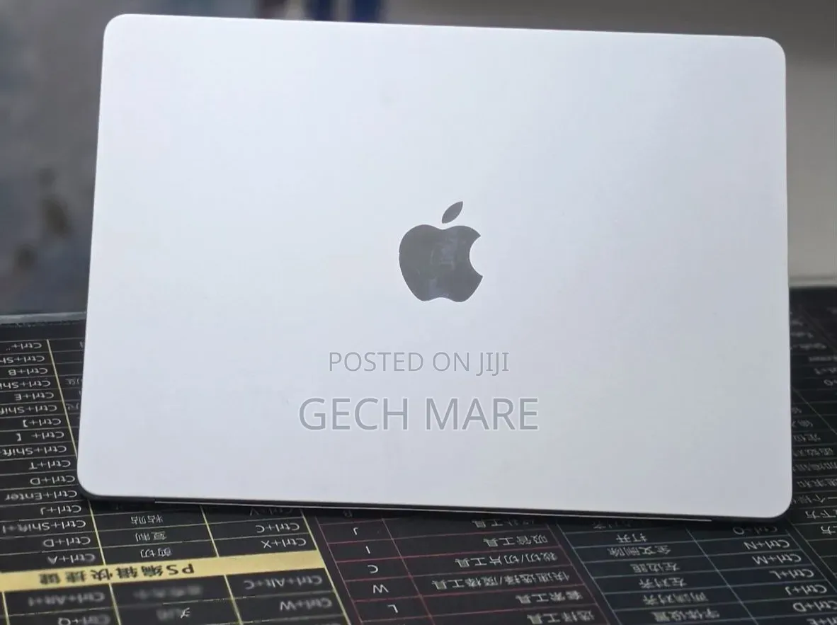 New Laptop Apple MacBook Pro 2024 M4 16GB Apple M4 SSD 512GB