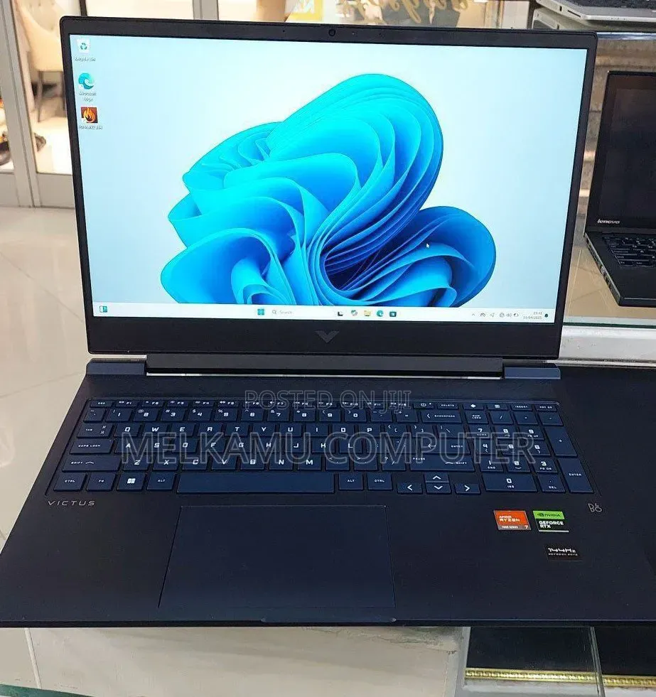 New Laptop HP Victus 16 8GB AMD Ryzen 7 SSD 1T