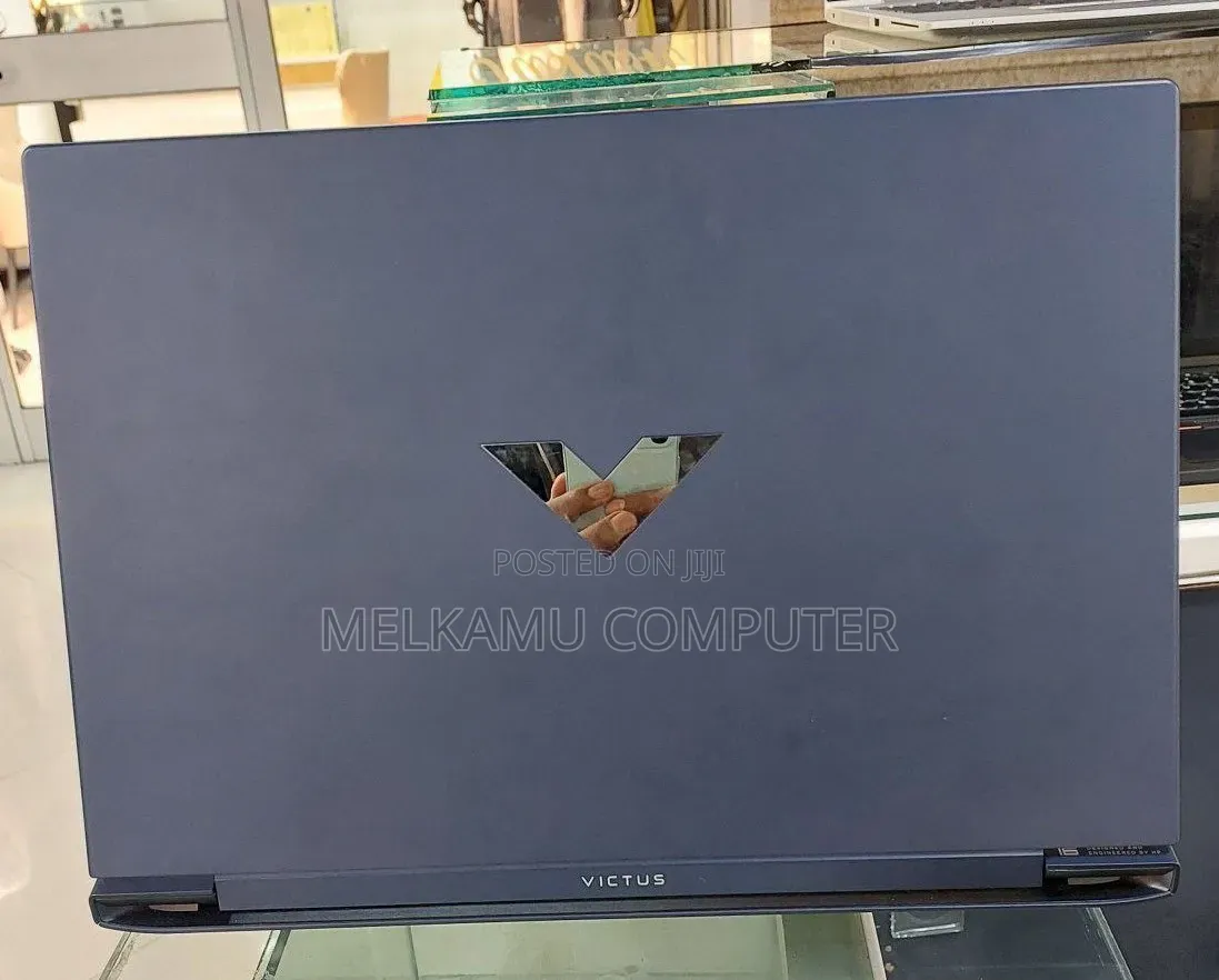 New Laptop HP Victus 16 8GB AMD Ryzen 7 SSD 1T