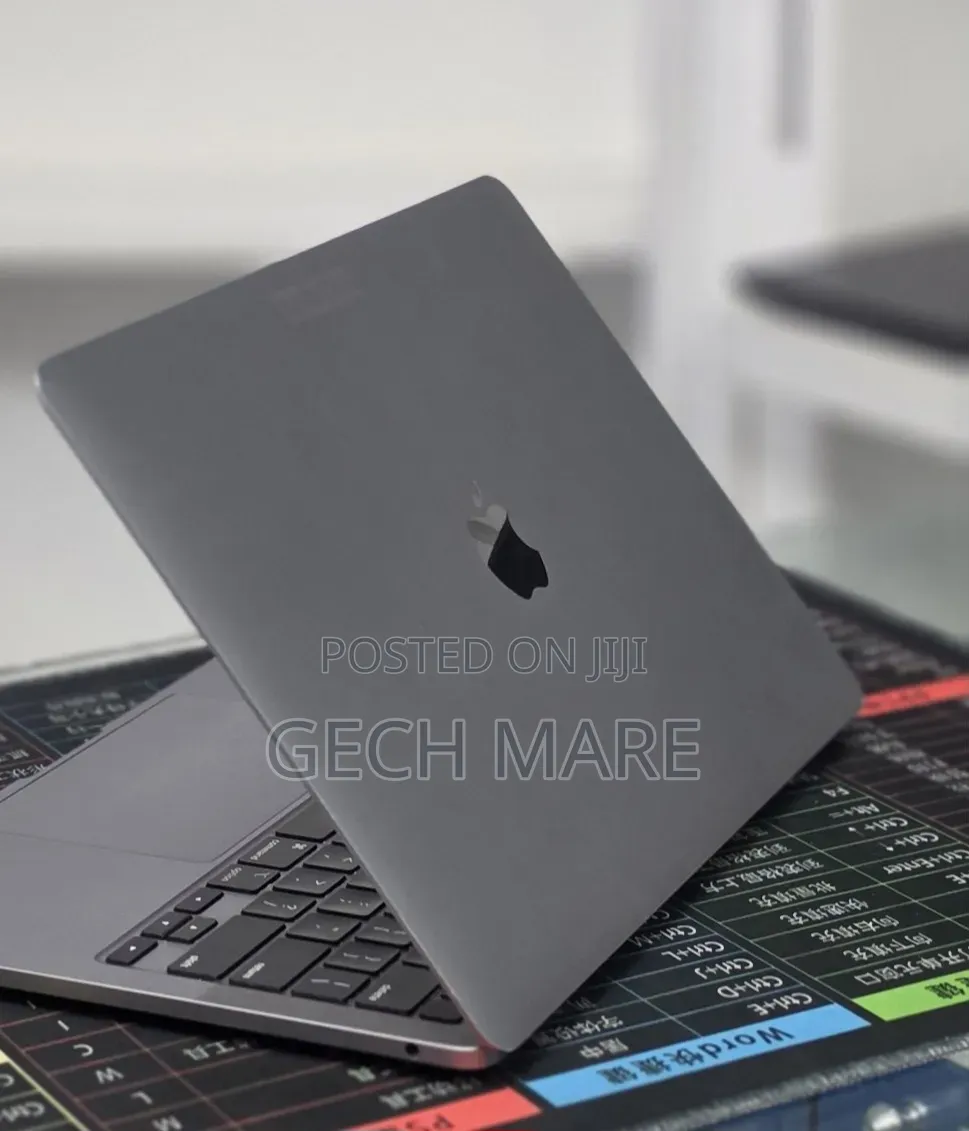 New Laptop Apple MacBook Pro 2021 M1 16GB Apple M1 Pro SSD 256GB