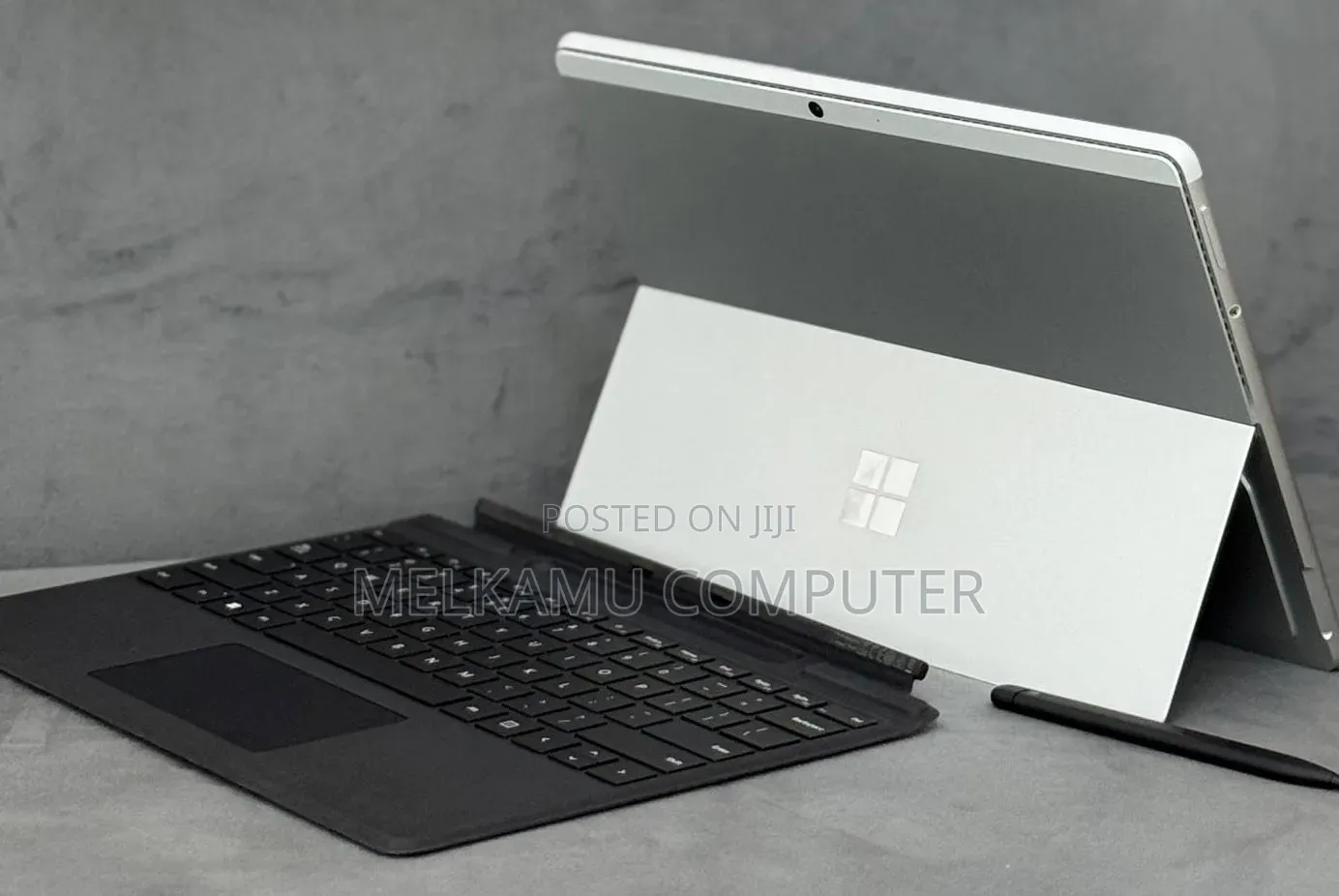 New Laptop Microsoft Surface Pro 8 8GB Intel Core i5 SSD 256GB