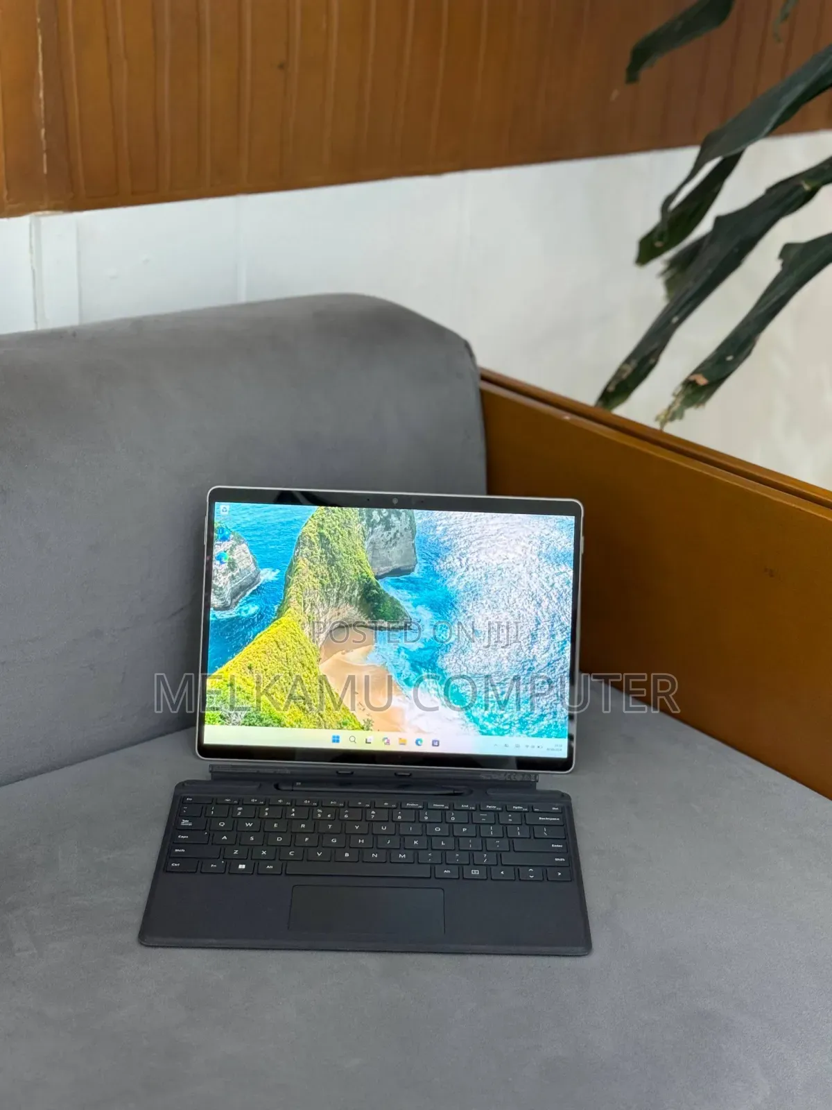 New Laptop Microsoft Surface Pro 8 8GB Intel Core i5 SSD 256GB