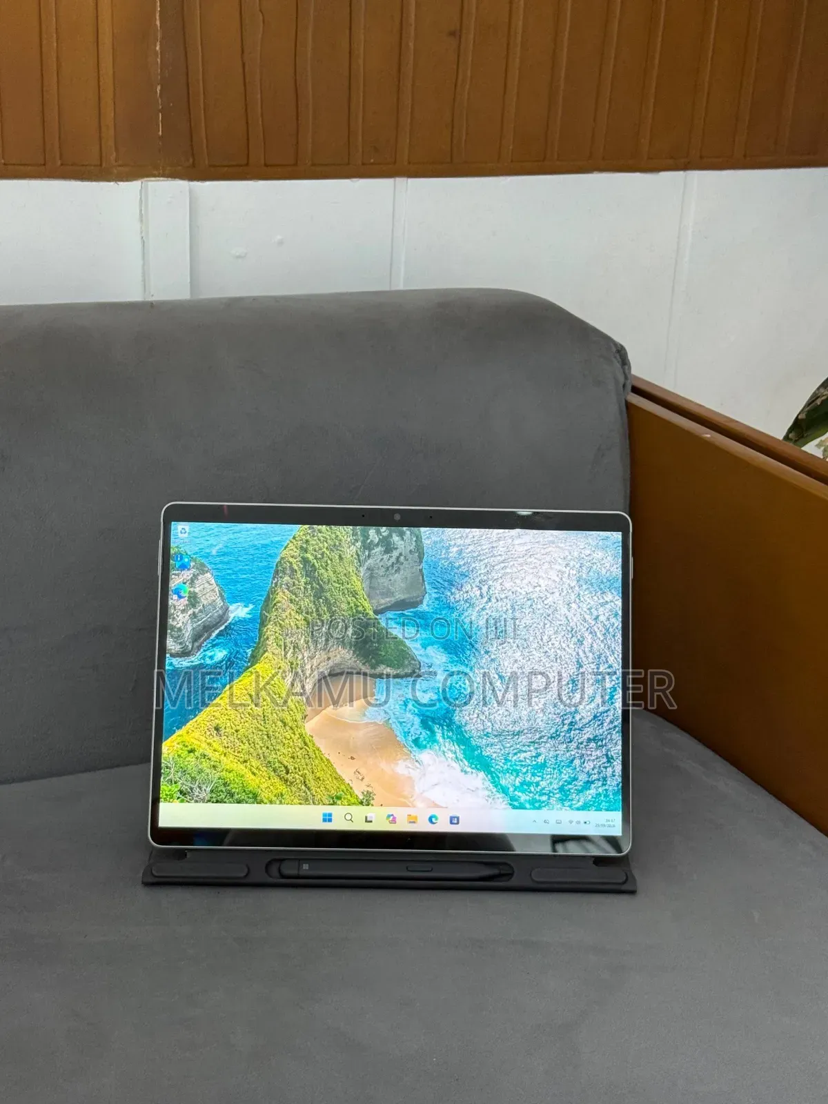 New Laptop Microsoft Surface Pro 8 8GB Intel Core i5 SSD 256GB