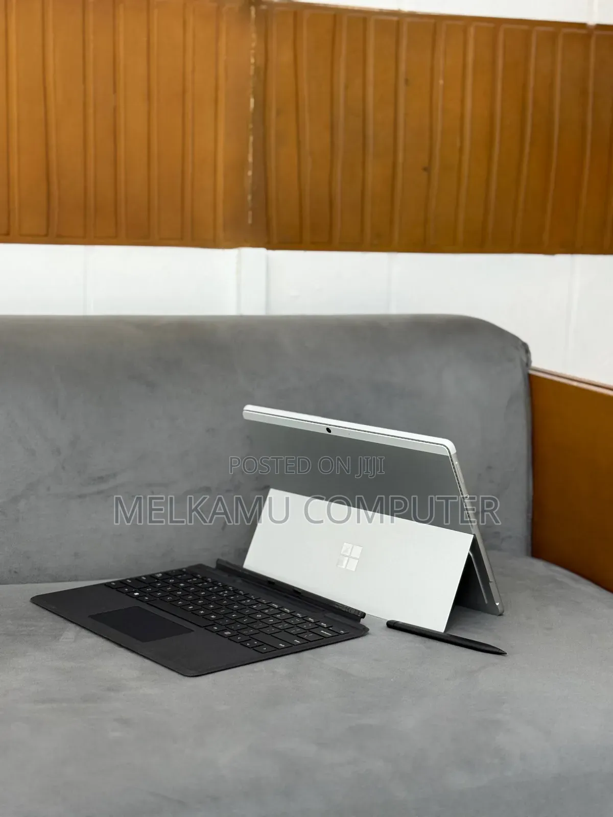 New Laptop Microsoft Surface Pro 8 8GB Intel Core i5 SSD 256GB