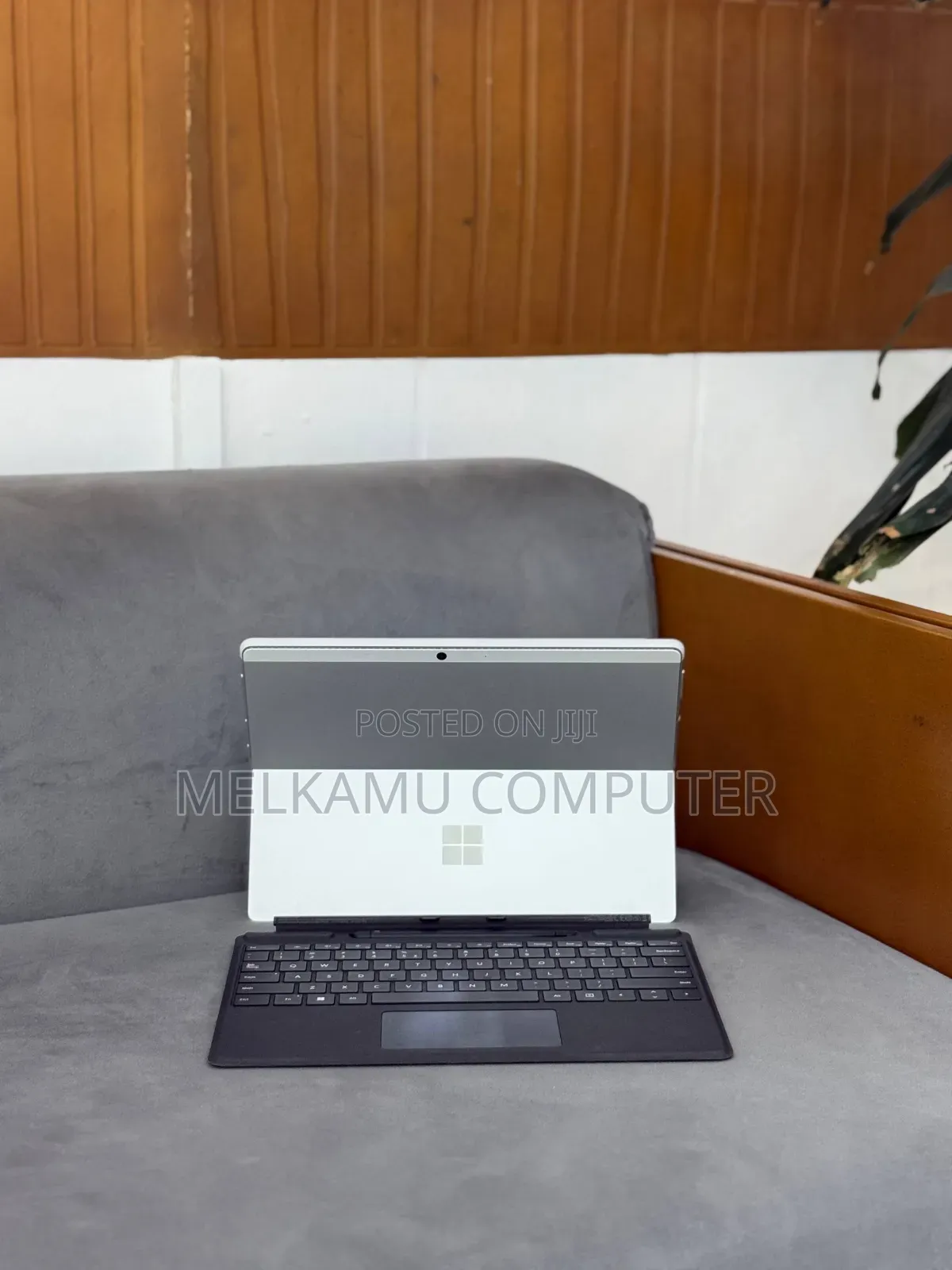 New Laptop Microsoft Surface Pro 8 8GB Intel Core i5 SSD 256GB