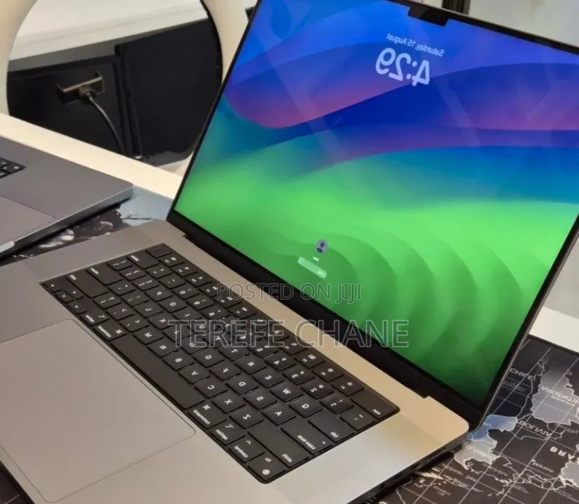 New Laptop Apple MacBook Pro 2021 M1 Max 64GB Apple M1 Pro SSD 1T