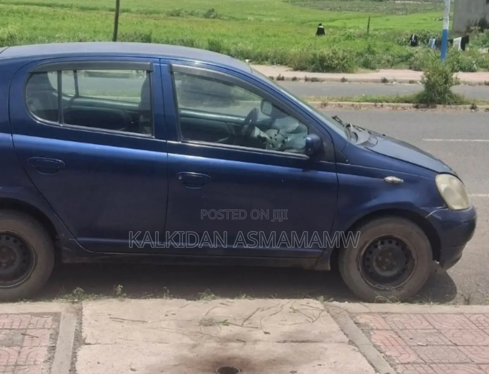 Toyota Vitz 2000 Blue