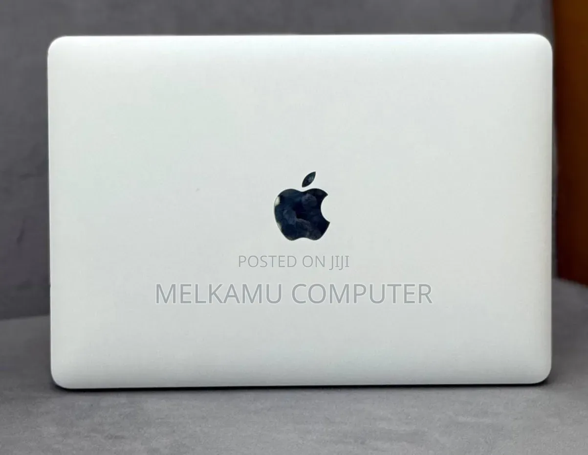New Laptop Apple MacBook 2017 8GB Intel Core M3 SSD 256GB