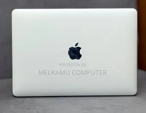 New Laptop Apple MacBook 2017 8GB Intel Core M3 SSD 256GB