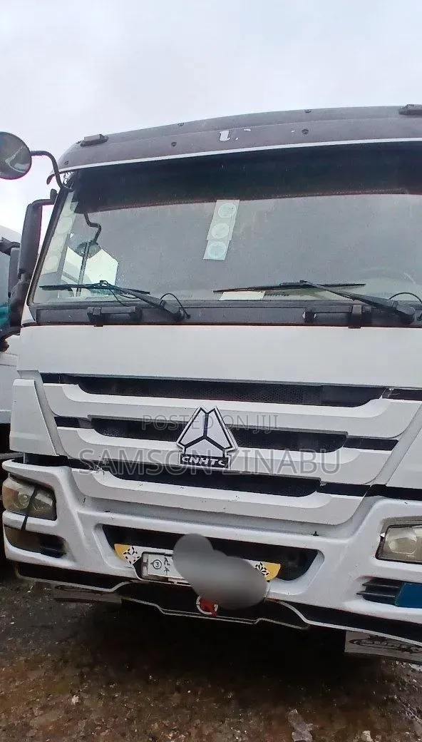 Sinotruk Howo 2017 White