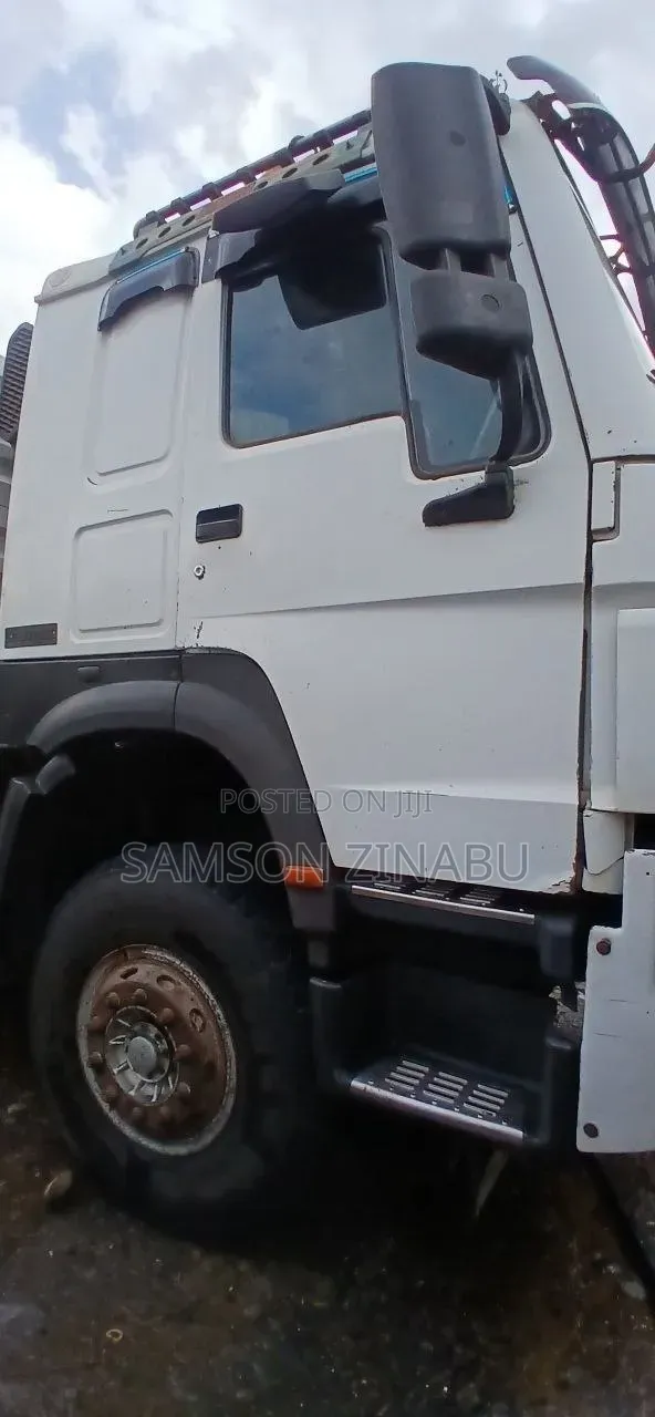 Sinotruk Howo 2017 White