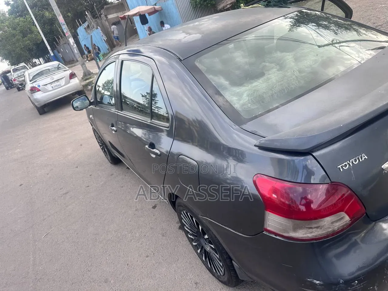 Toyota Yaris Base Sedan 4dr 2010 Black