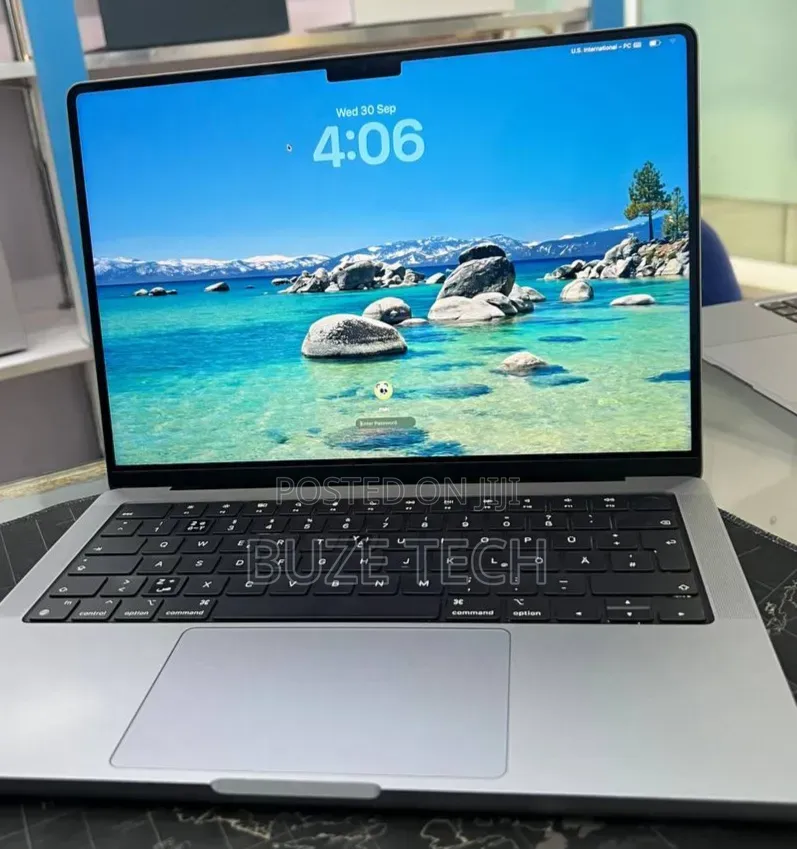 New Laptop Apple MacBook Pro 2021 M1 16GB Apple M1 Pro SSD 512GB