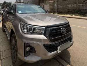 Toyota Hilux 2021 Gray
