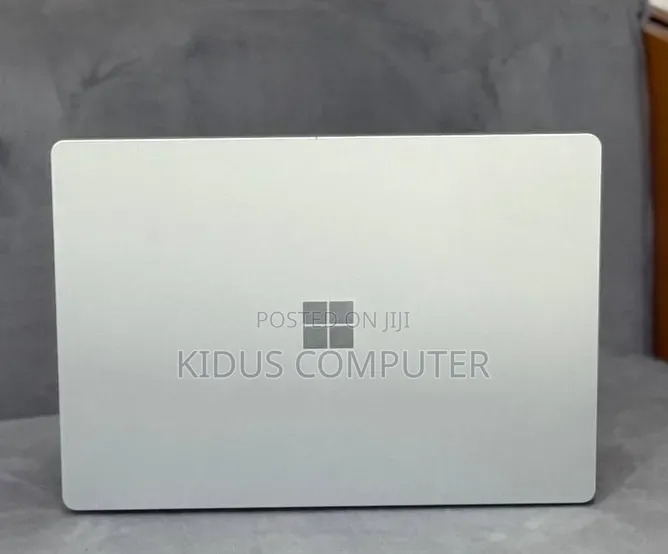 New Laptop Microsoft Surface 16GB Intel Core i7 SSD 512GB