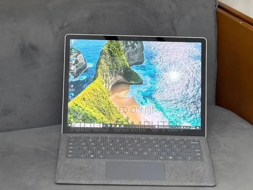 New Laptop Microsoft Surface 16GB Intel Core i7 SSD 512GB