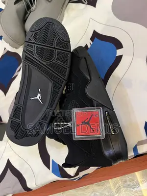 Air Jordan 4