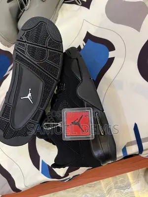 Air Jordan 4