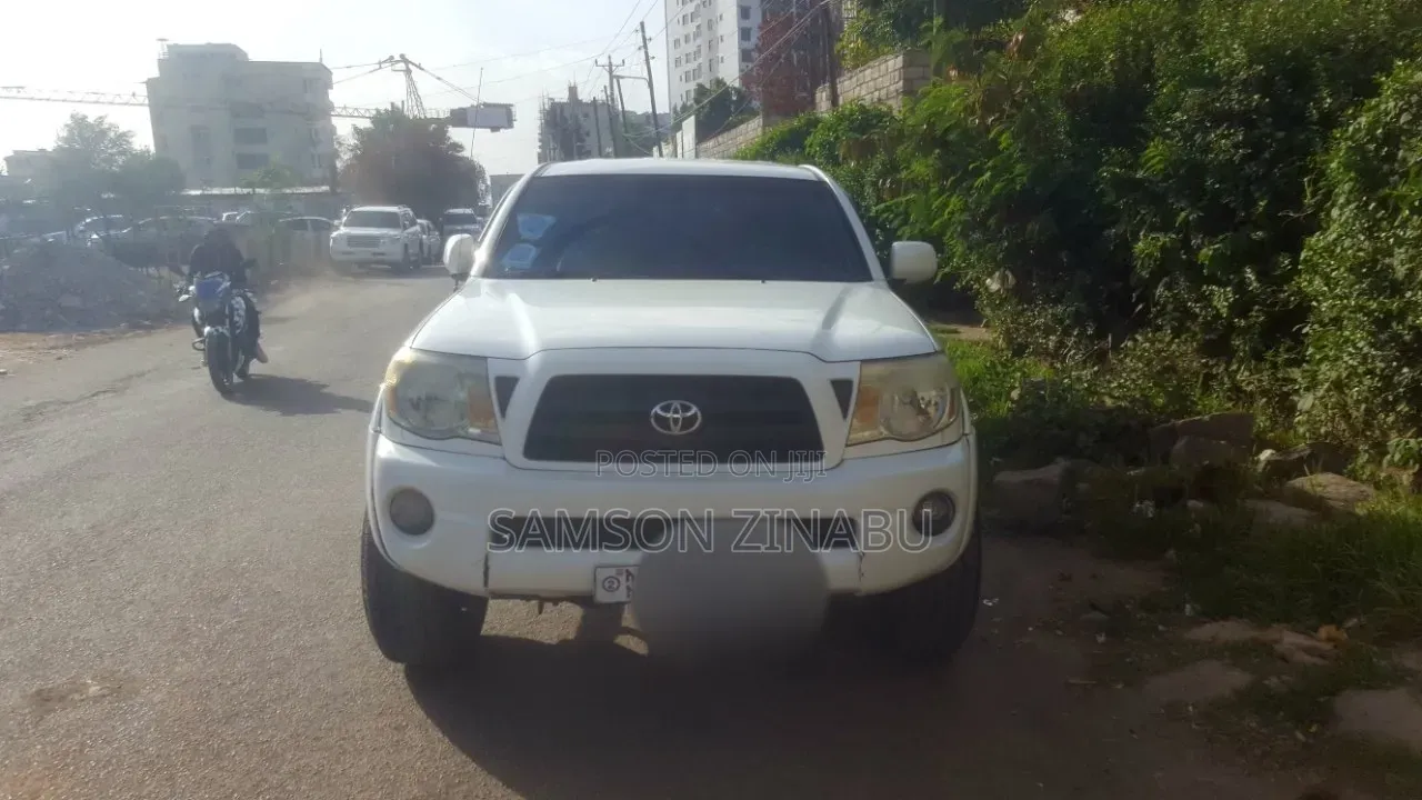 Toyota Tacoma 2008 White