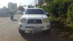 Toyota Tacoma 2008 White