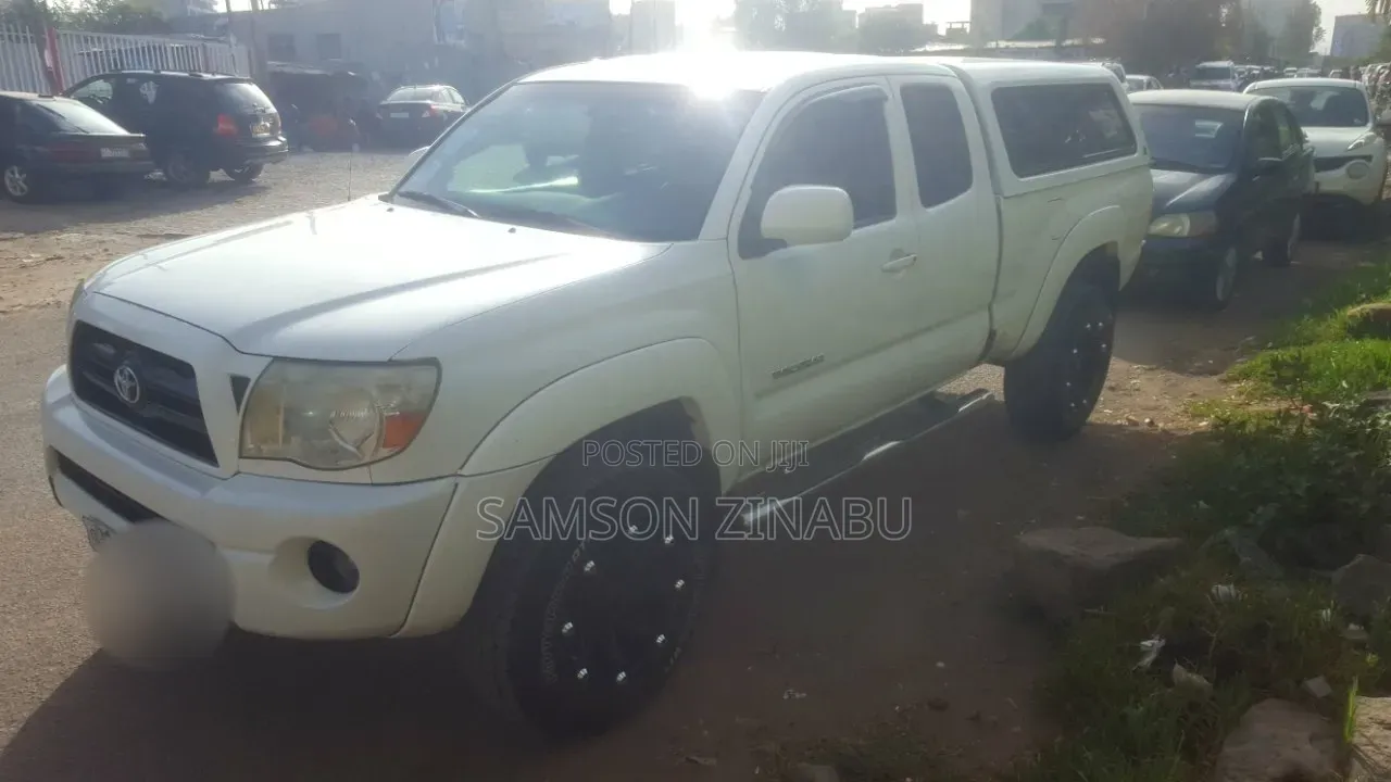 Toyota Tacoma 2008 White