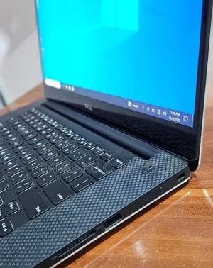 New Laptop Dell XPS 15 16GB Intel Core i7 SSD 512GB