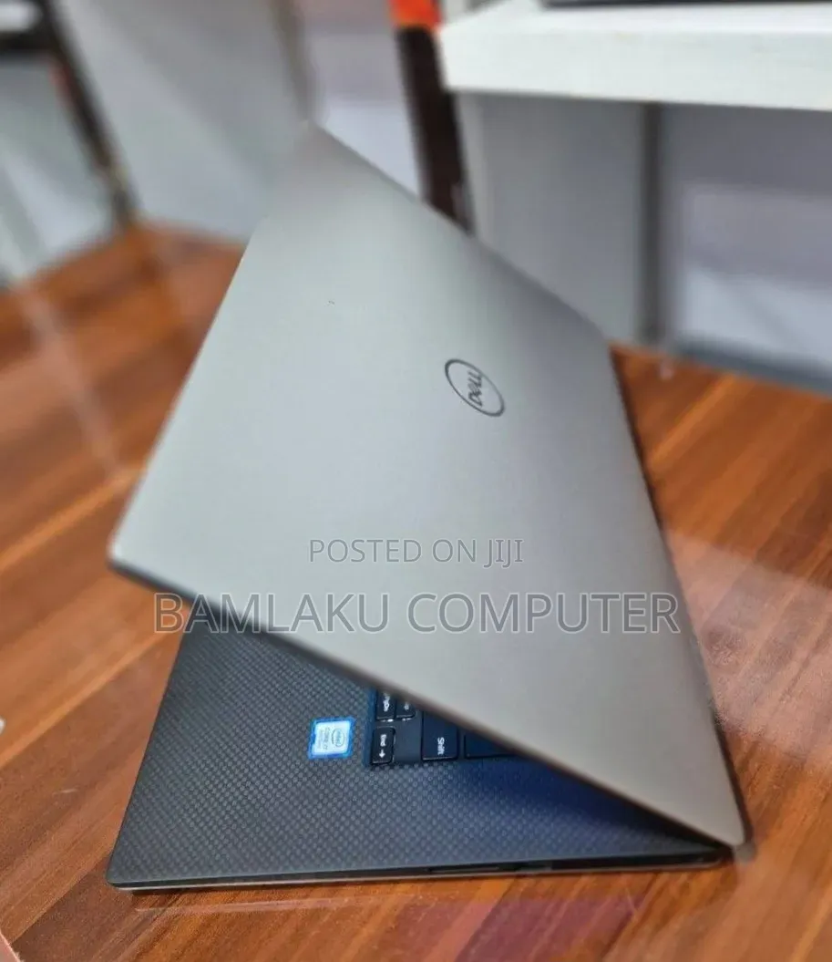 New Laptop Dell XPS 15 16GB Intel Core i7 SSD 512GB