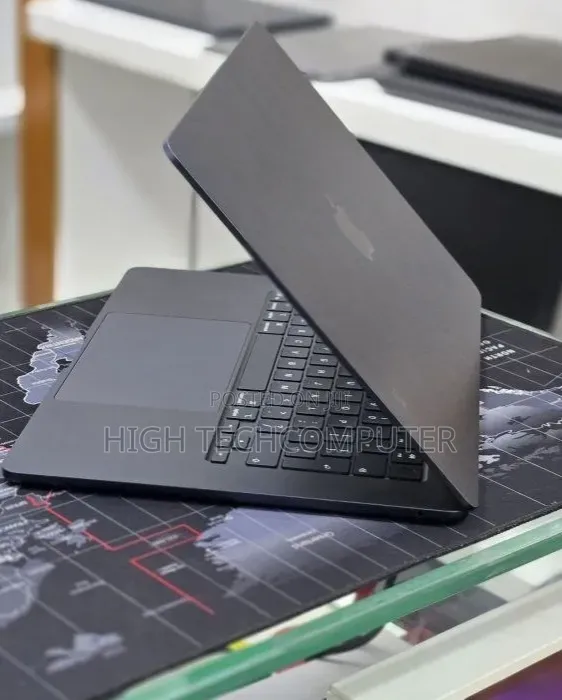 New Laptop Apple MacBook Pro 2024 M4 16GB Apple M4 SSD 256GB